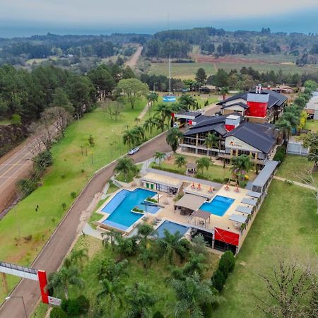 Dos de Mayo Austral Hotel מראה חיצוני תמונה