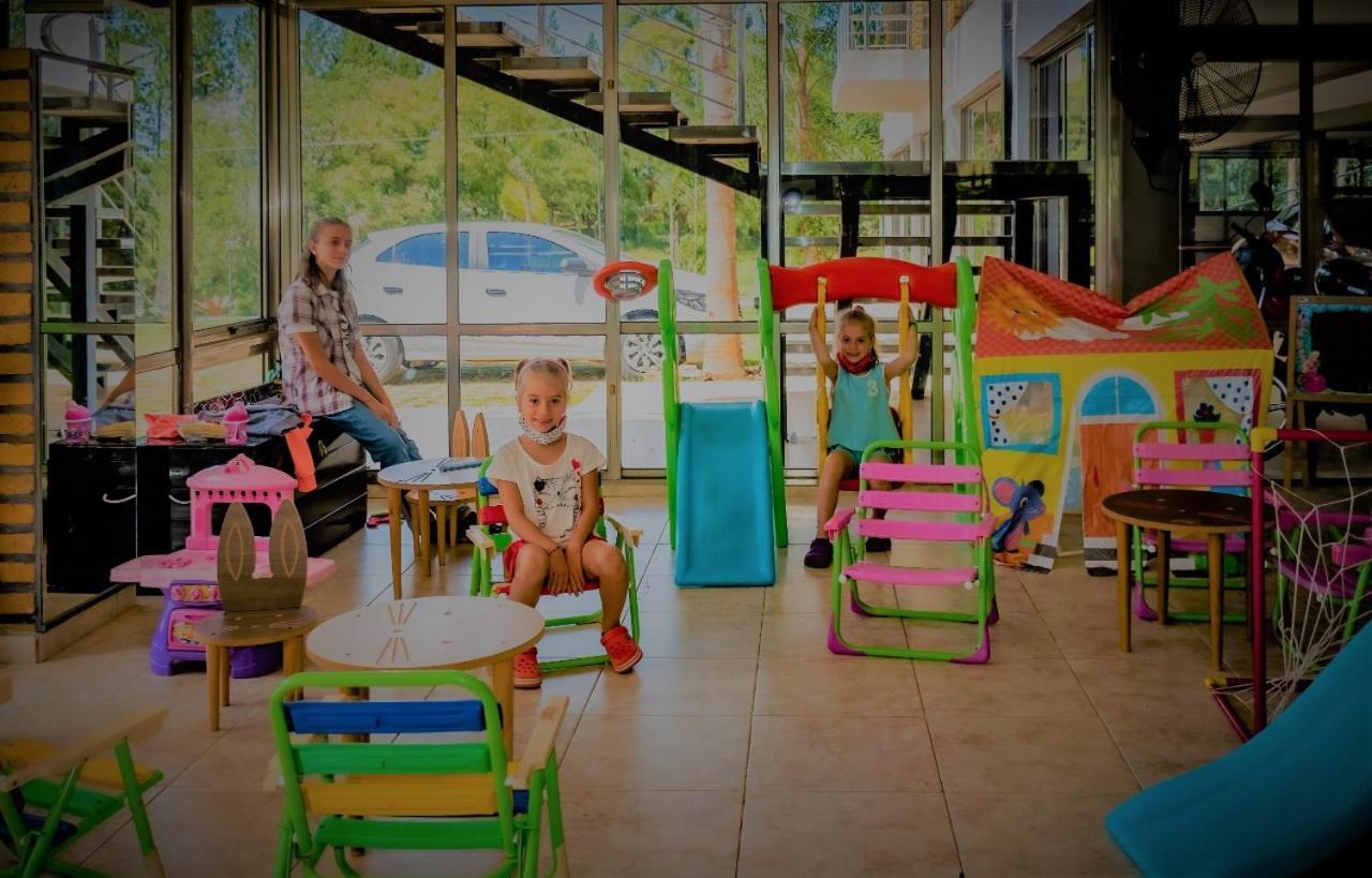 Dos de Mayo Austral Hotel מראה חיצוני תמונה