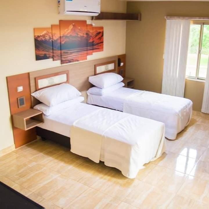 Dos de Mayo Austral Hotel מראה חיצוני תמונה