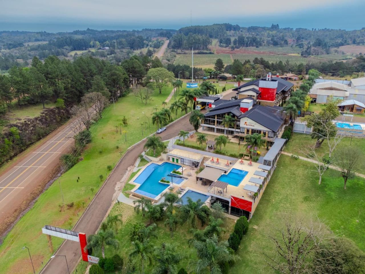 Dos de Mayo Austral Hotel מראה חיצוני תמונה