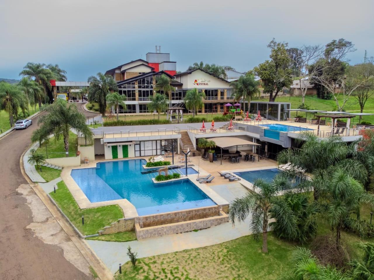 Dos de Mayo Austral Hotel מראה חיצוני תמונה