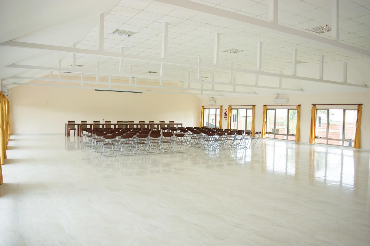 Dos de Mayo Austral Hotel מראה חיצוני תמונה